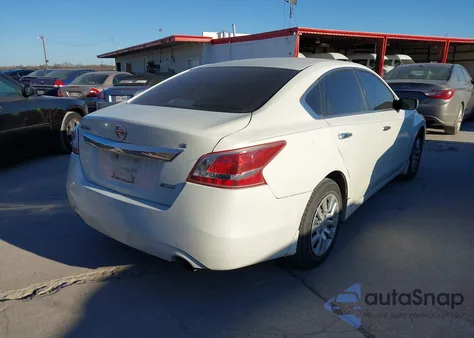 2013 Nissan Altima 2.5 S z USA, uszkodzony, nr VIN 1N4AL3AP5DN586055